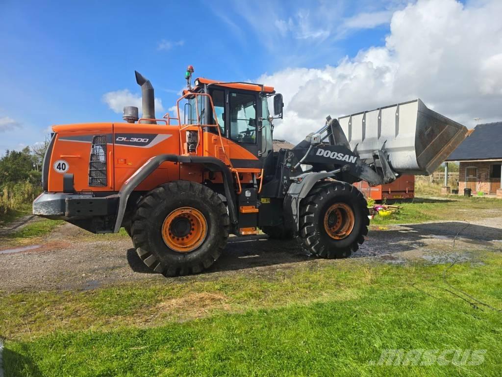 Doosan DL 300-5 Chargeuse sur pneus