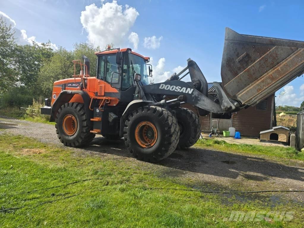 Doosan DL 300-5 Chargeuse sur pneus