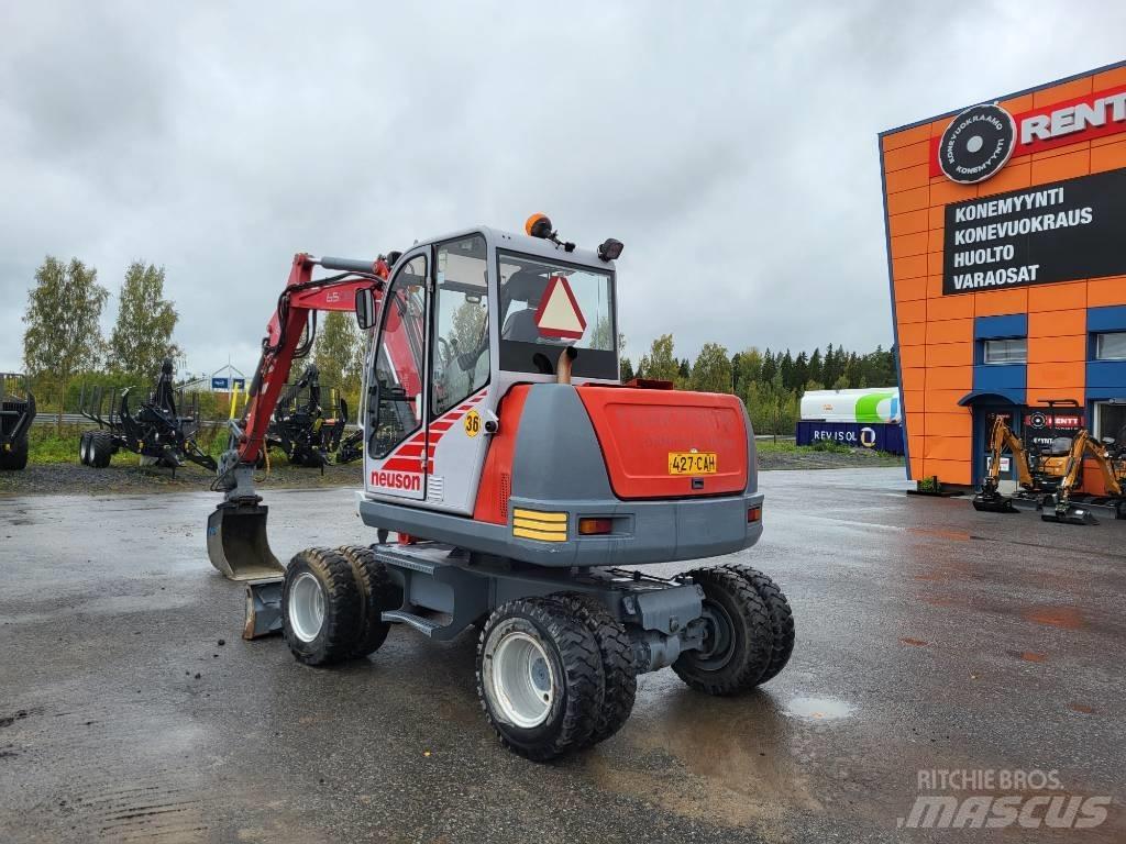 Neuson 6502 WD Pelle sur pneus