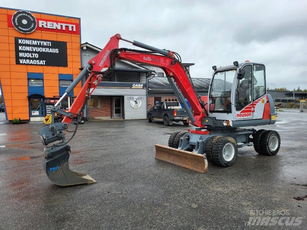 Neuson 6502 WD Pelle sur pneus