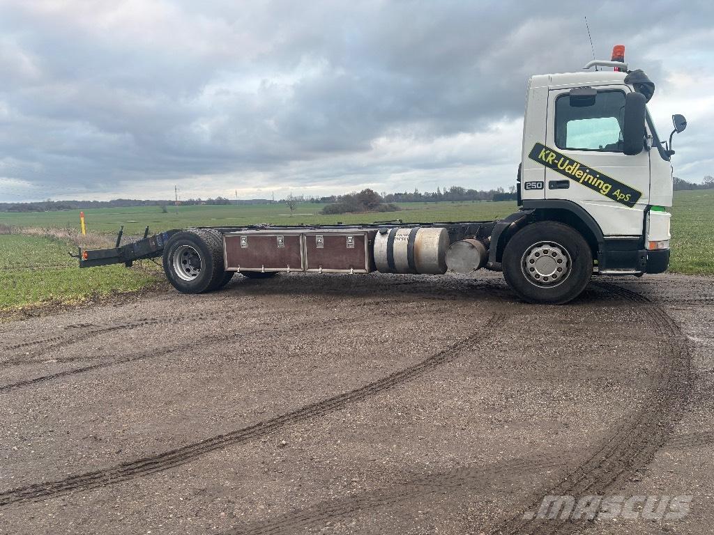 Volvo FM 7 250 Camion porte engin