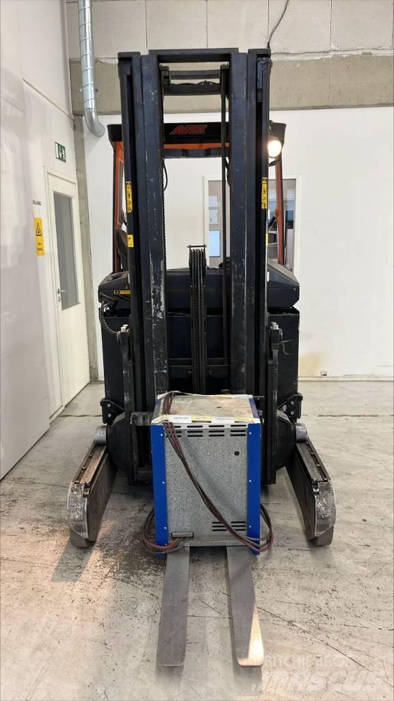 Rocla HS 16 F 5400 Chariot à mât rétractable