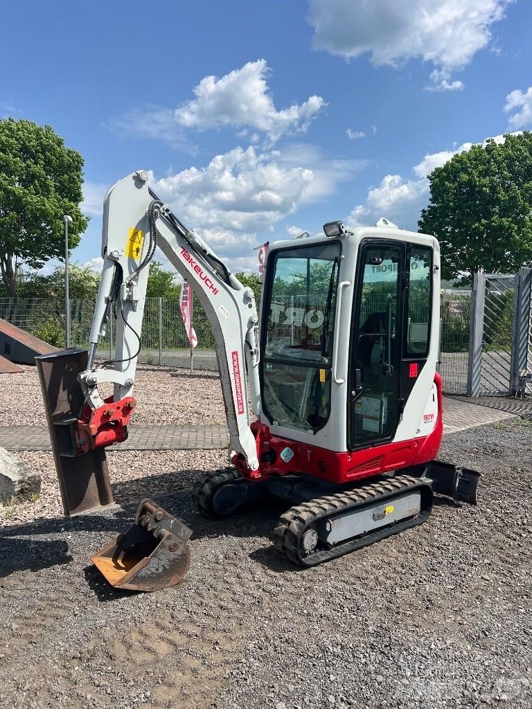 Takeuchi TB 216 Mini pelle < 7t