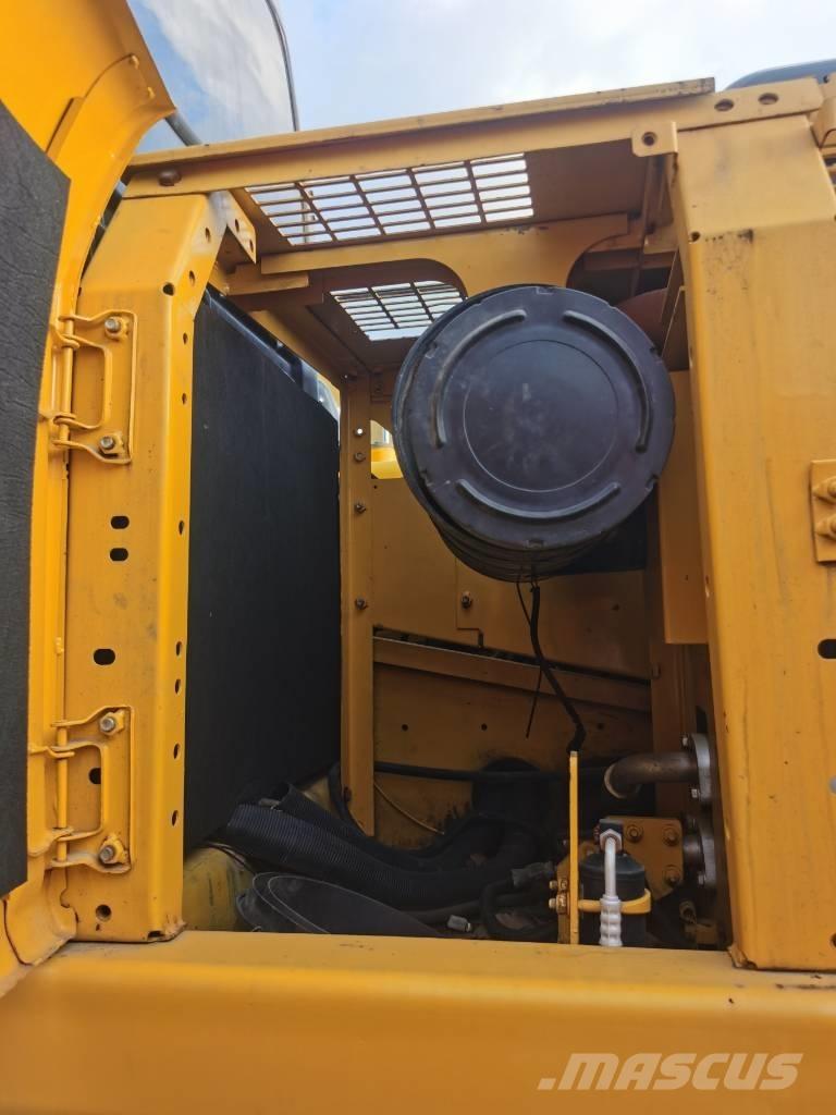 Komatsu PC 220-7 Pelle sur chenilles
