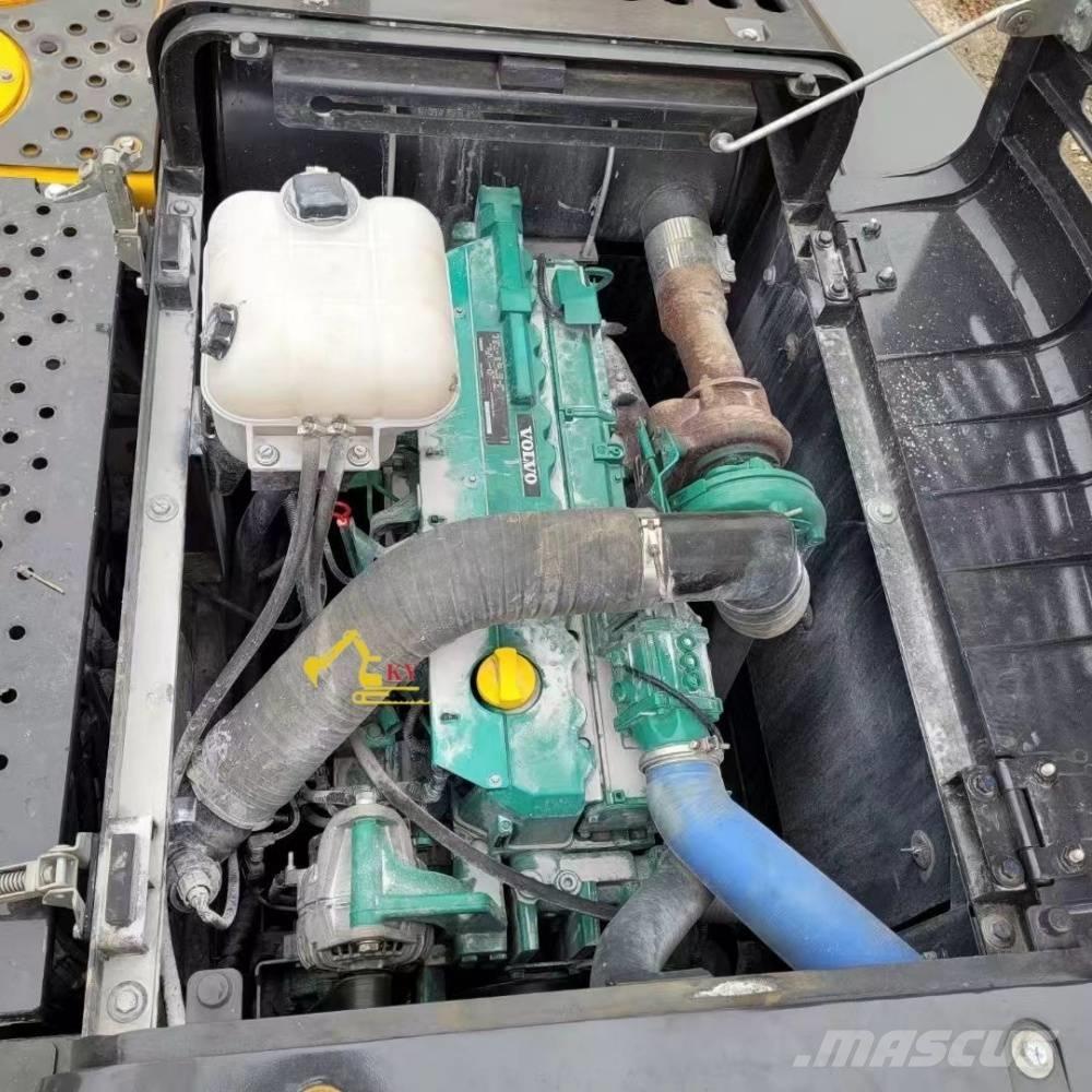 Volvo 240 Pelle sur chenilles