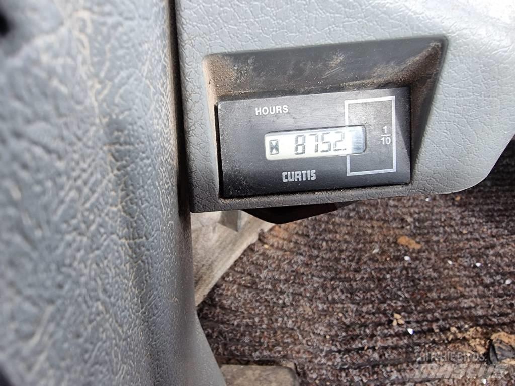 Doosan DL 300 Chargeuse sur pneus