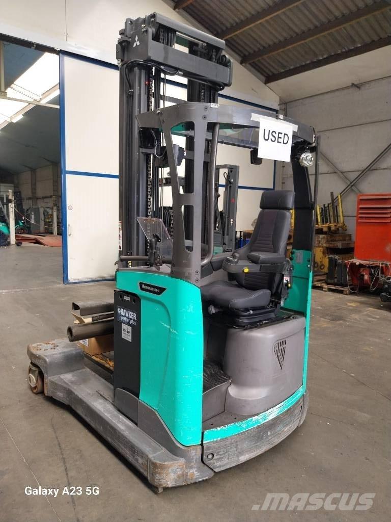 Mitsubishi RBM25N3 Chariot à mât rétractable