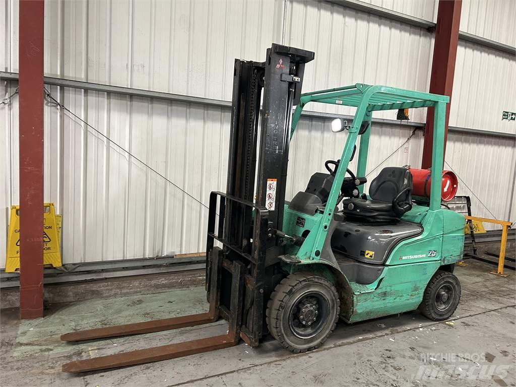 Mitsubishi FG25NT Chariots GPL
