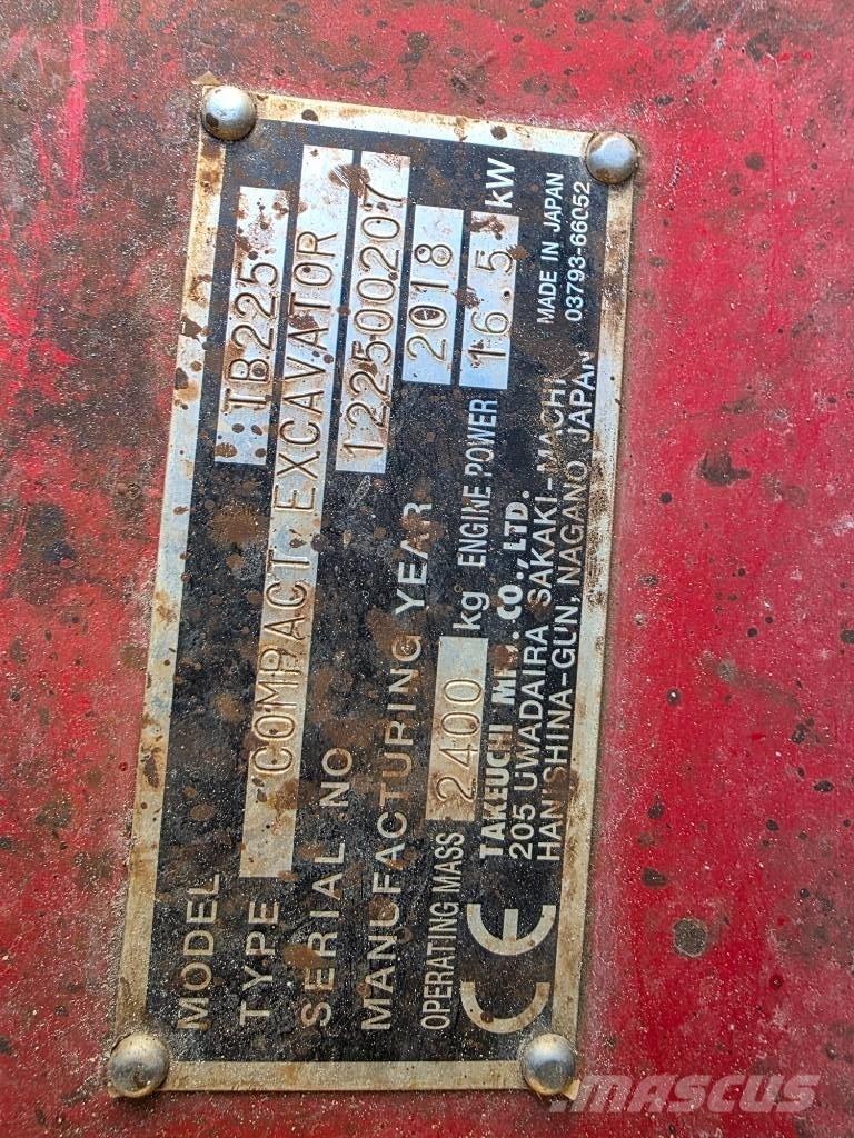 Takeuchi TB 225 Mini pelle < 7t
