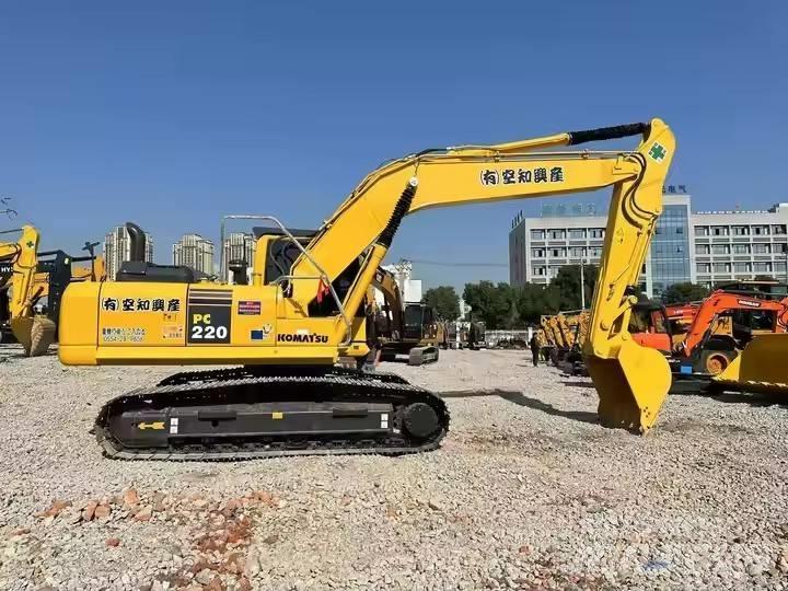 Komatsu PC 220 Pelle sur chenilles