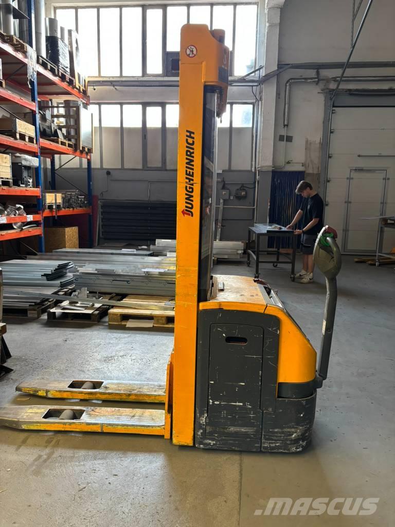 Jungheinrich EJC216 Gerbeur accompagnant