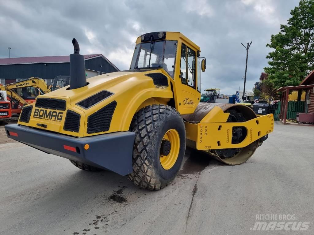 Bomag BW 213 D H-4 Rouleaux monocylindre