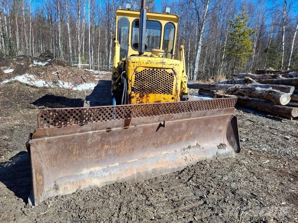 CAT D 4 D Bouteurs sur chenilles