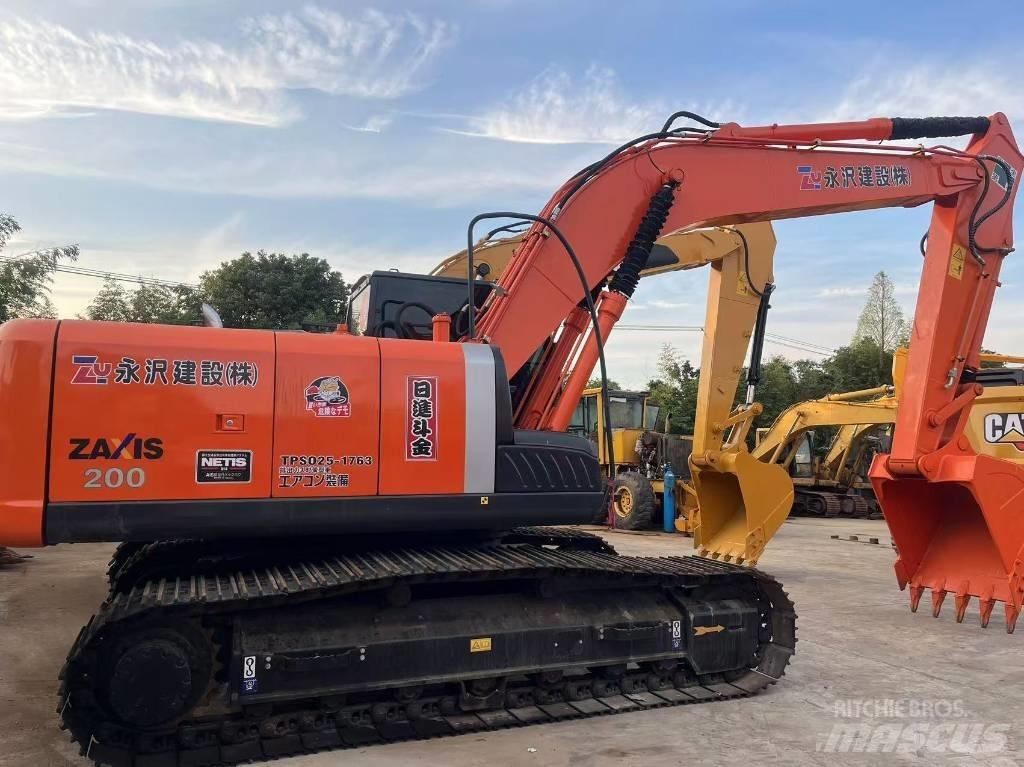 Hitachi ZX 200 Pelle sur chenilles