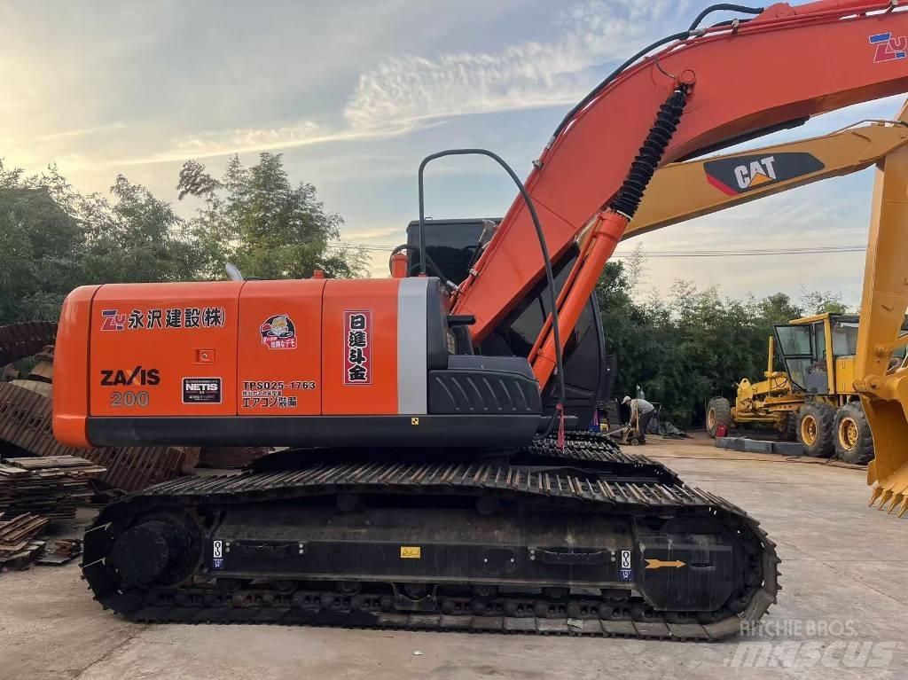 Hitachi ZX 200 Pelle sur chenilles
