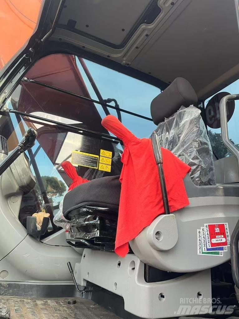 Hitachi ZX 200 Pelle sur chenilles
