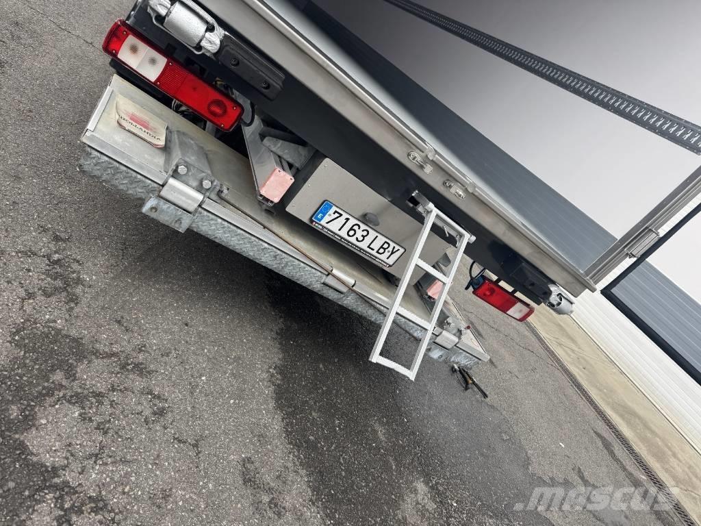 Renault D 26 Wide Camion frigorifique