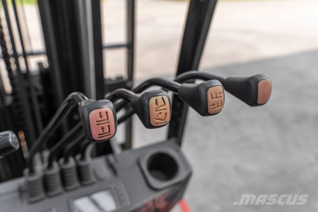 Manitou MI 30 D Chariots diesel
