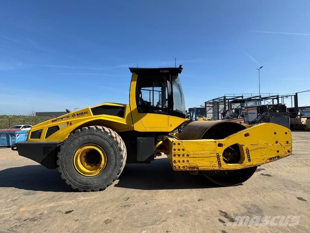 Bomag BW 226 BVC-5 Rouleaux monocylindre