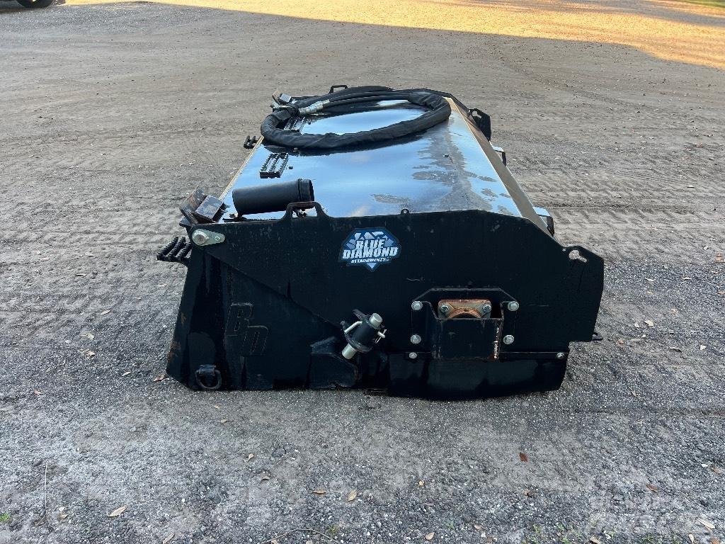 Blue Diamond Sweeper Autres équipements pour tracteur