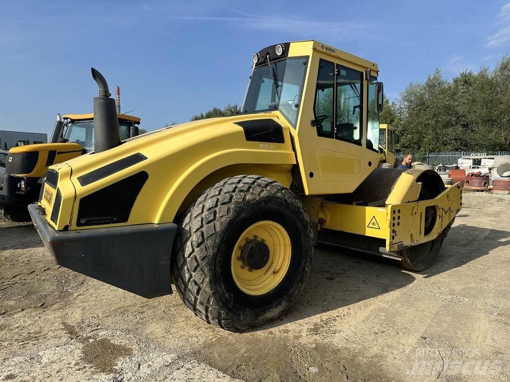 Bomag BW213-DH4 Rouleaux monocylindre