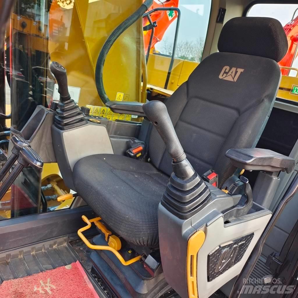 CAT 320GC Pelle sur chenilles