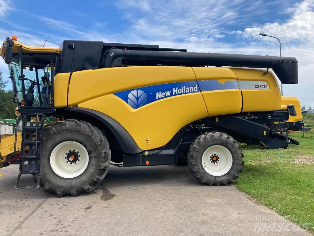 New Holland CX 8070 Moissonneuse batteuse