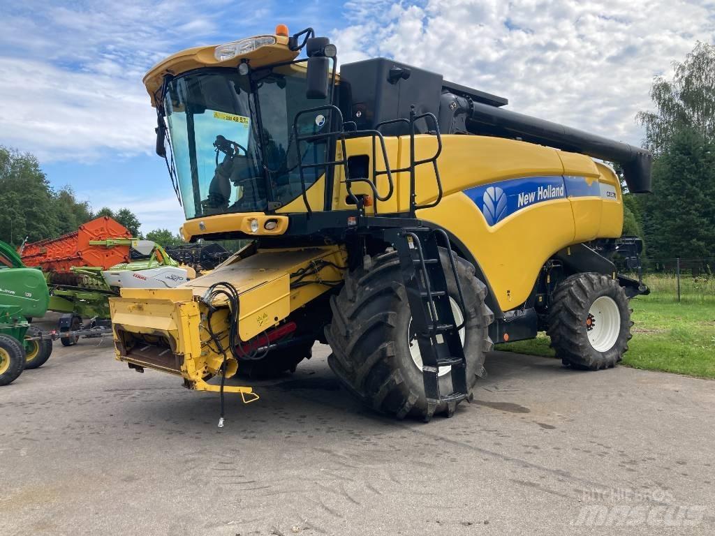 New Holland CX 8070 Moissonneuse batteuse
