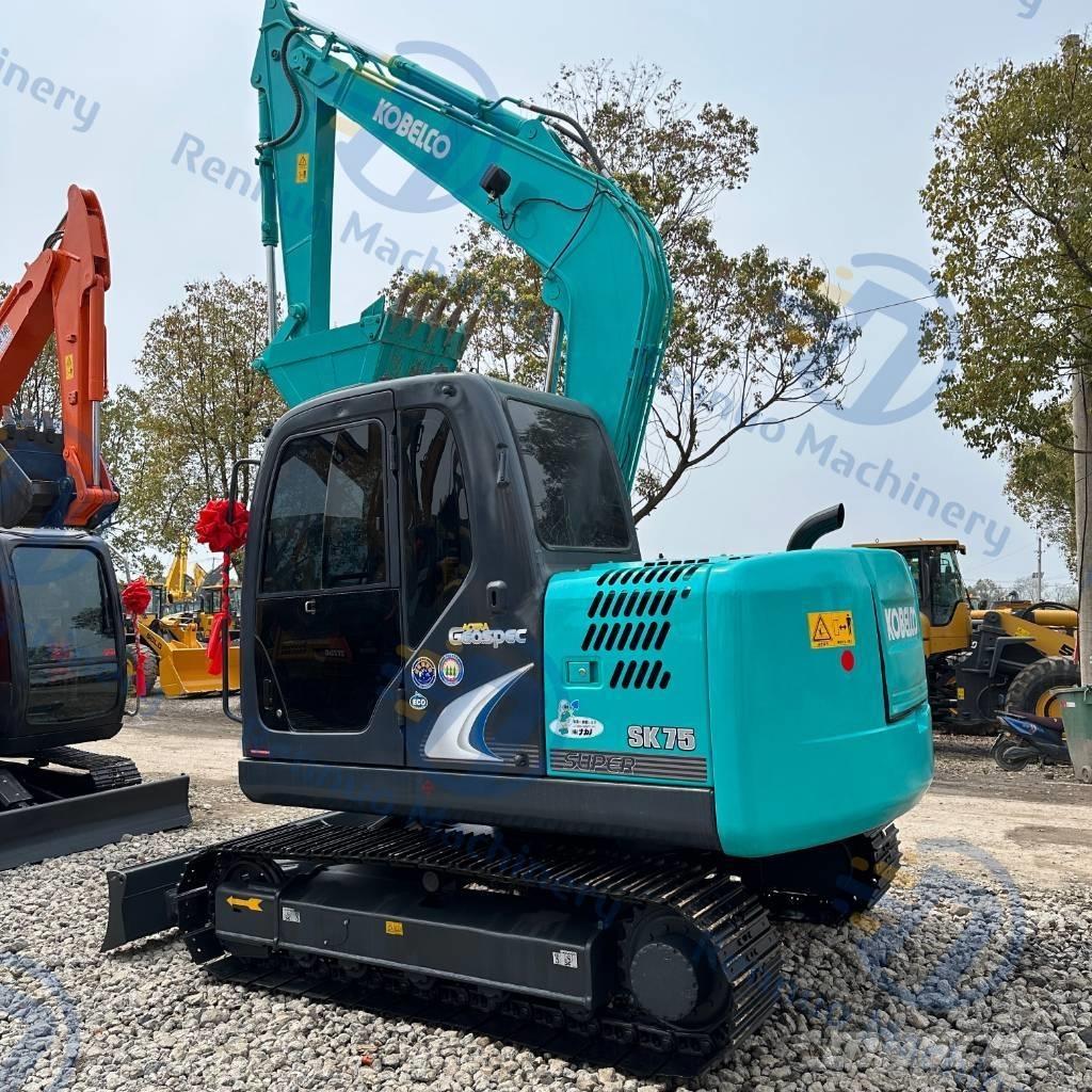 Kobelco SK75 Pelle sur chenilles