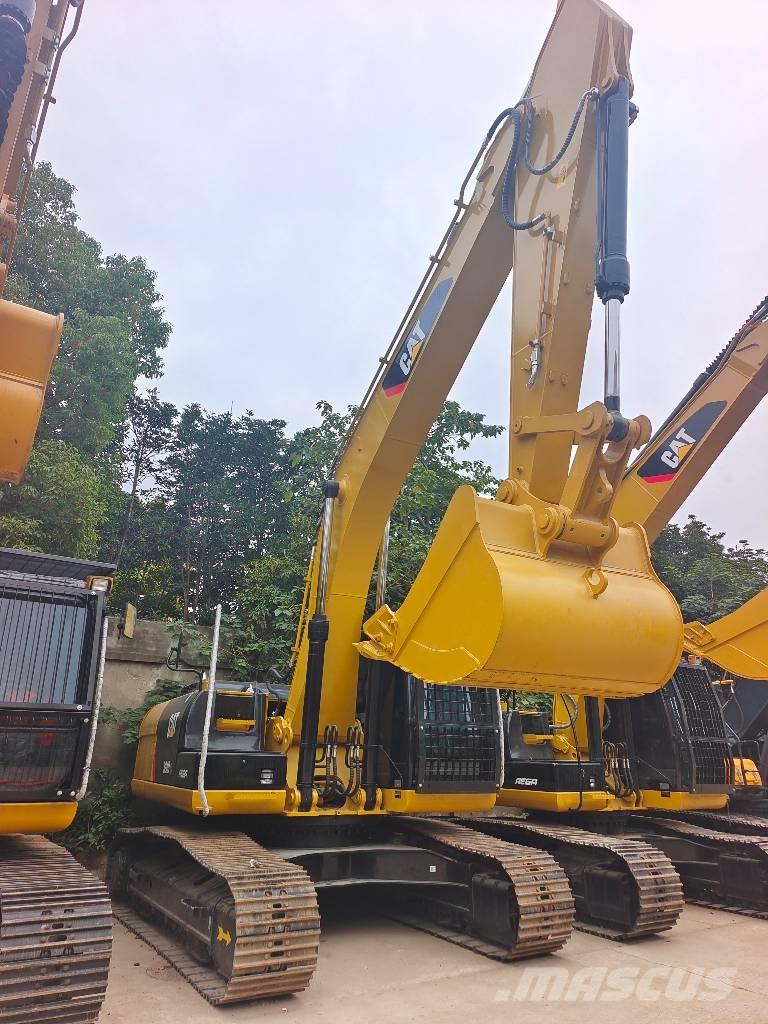 CAT 324 D Pelle sur chenilles