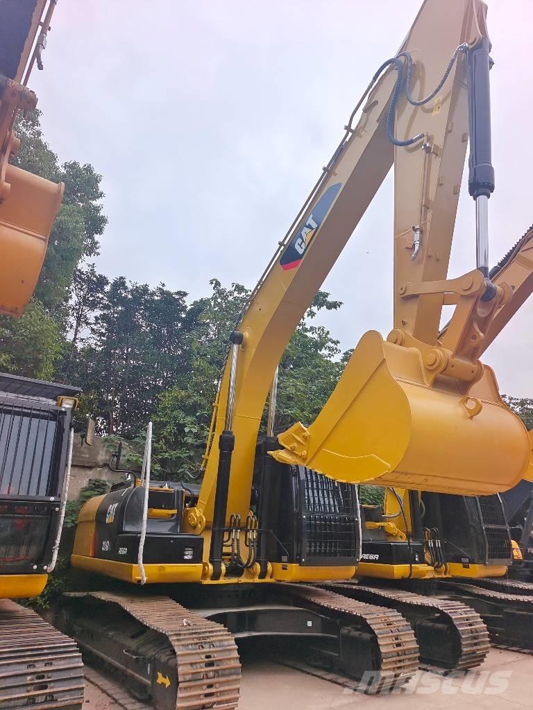 CAT 324 D Pelle sur chenilles