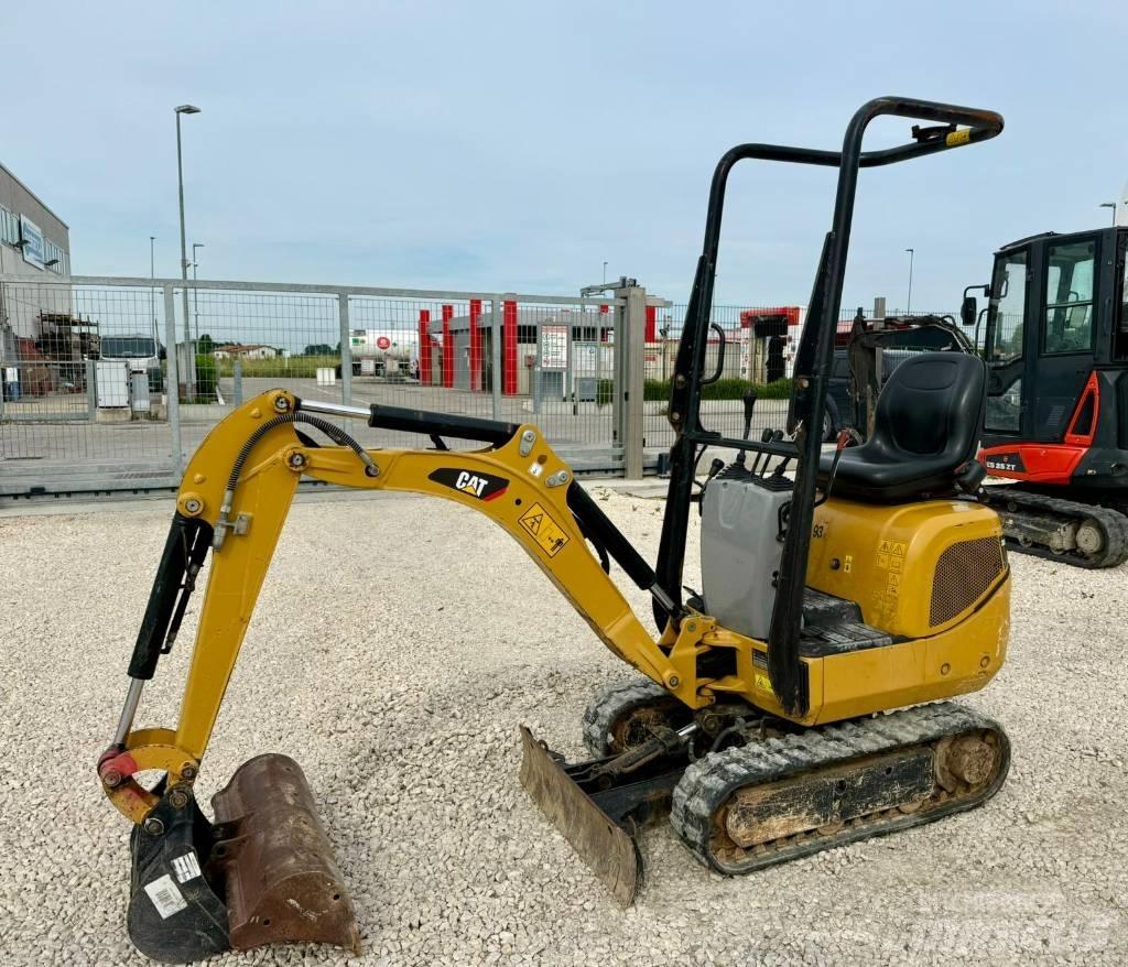 CAT 300.9 D Mini pelle < 7t
