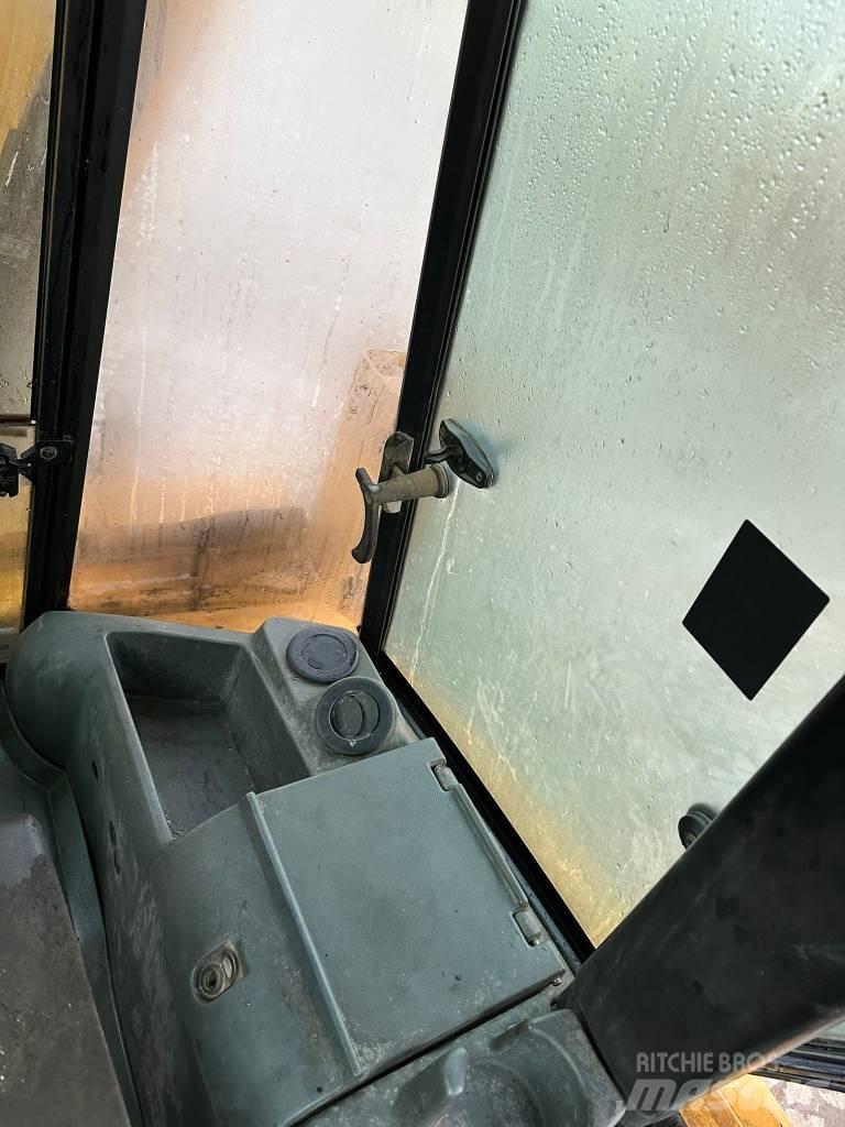 CAT 428D Tractopelle