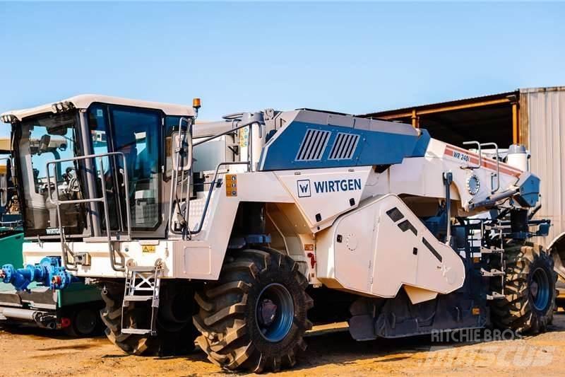 Wirtgen WR240 Autre camion