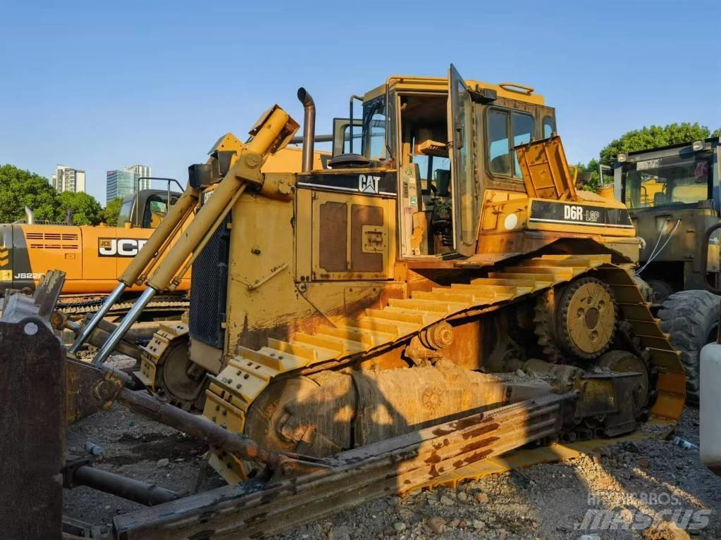 CAT D 6 R Bouteurs sur chenilles