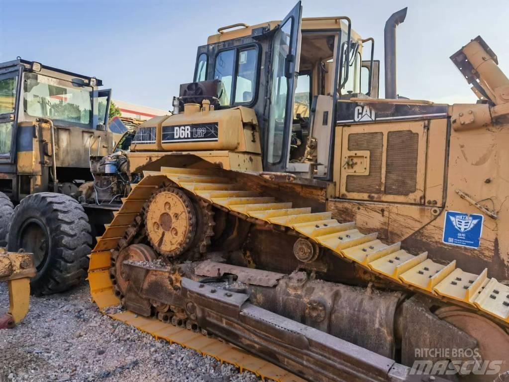 CAT D 6 R Bouteurs sur chenilles