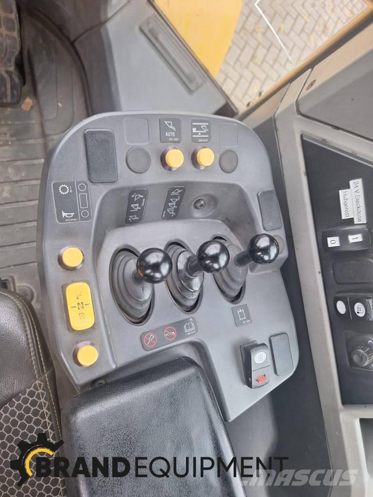 CAT 950M Chargeuse sur pneus