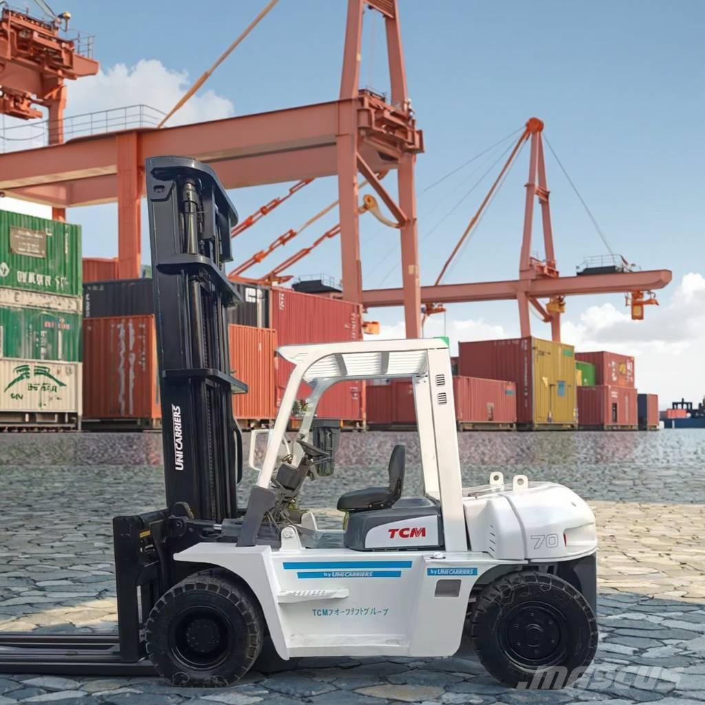 TCM FD 70 Z8 Camion Fourgon