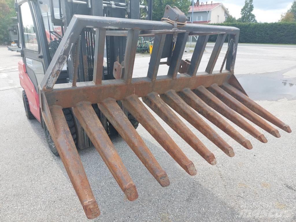  OMT Raivaustalikko Autres équipements de chargement et de levage