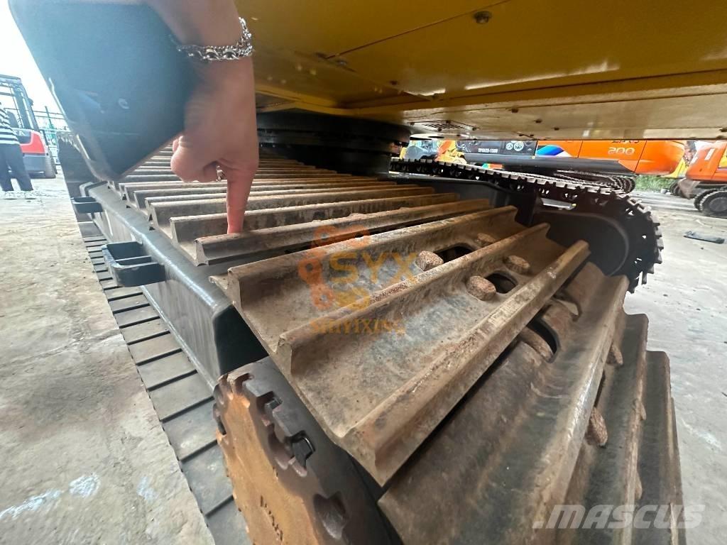 Komatsu PC 220-8 Pelle sur chenilles