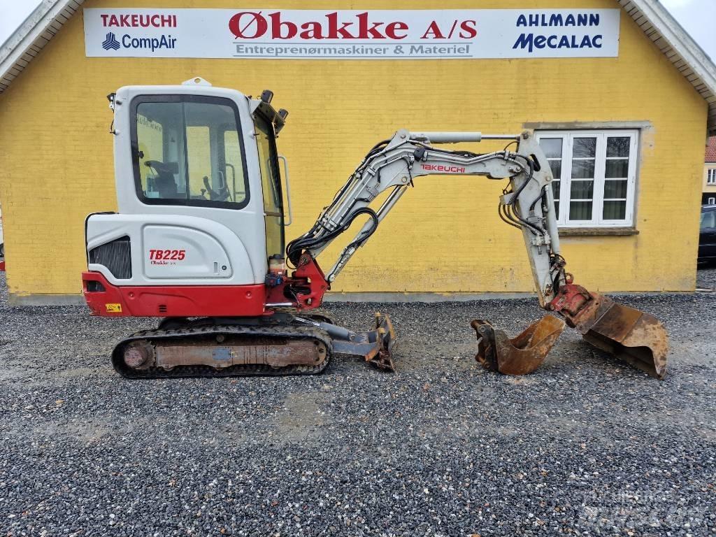 Takeuchi TB225 Mini pelle < 7t