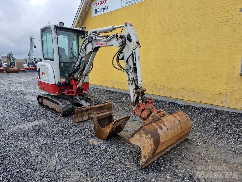 Takeuchi TB225 Mini pelle < 7t
