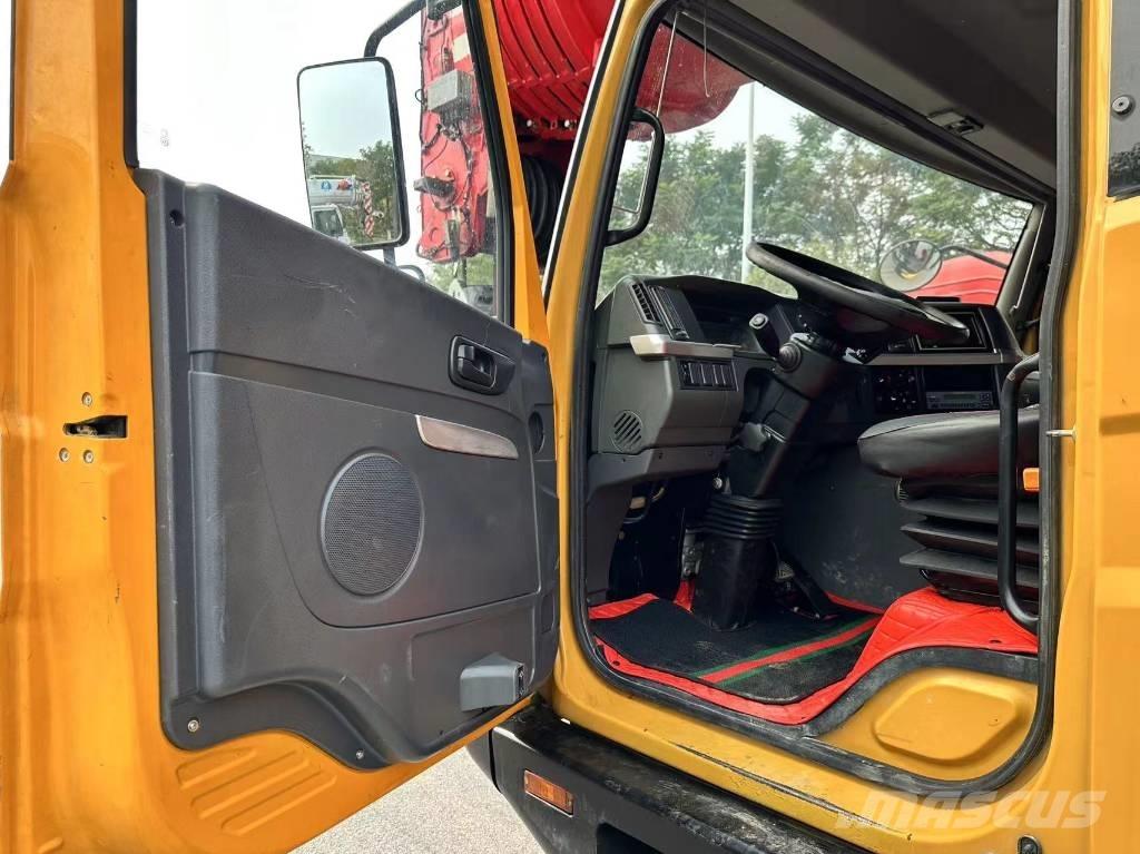 Sany STC1000T Grues tout terrain