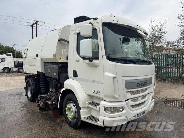 DAF LF 220 Camion balayeur