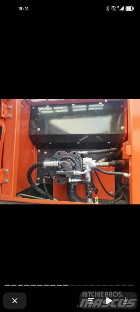 Doosan DX 220 Pelle sur chenilles