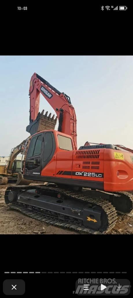 Doosan DX 220 Pelle sur chenilles