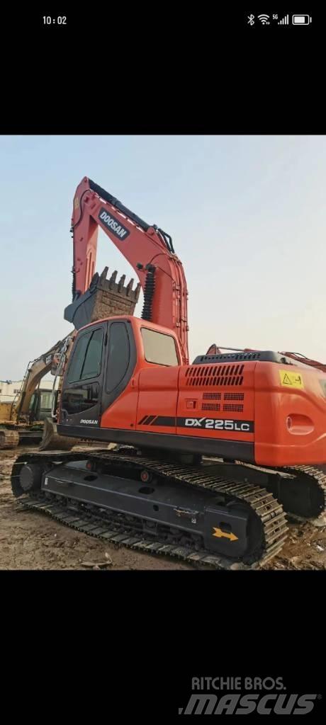 Doosan DX 220 Pelle sur chenilles