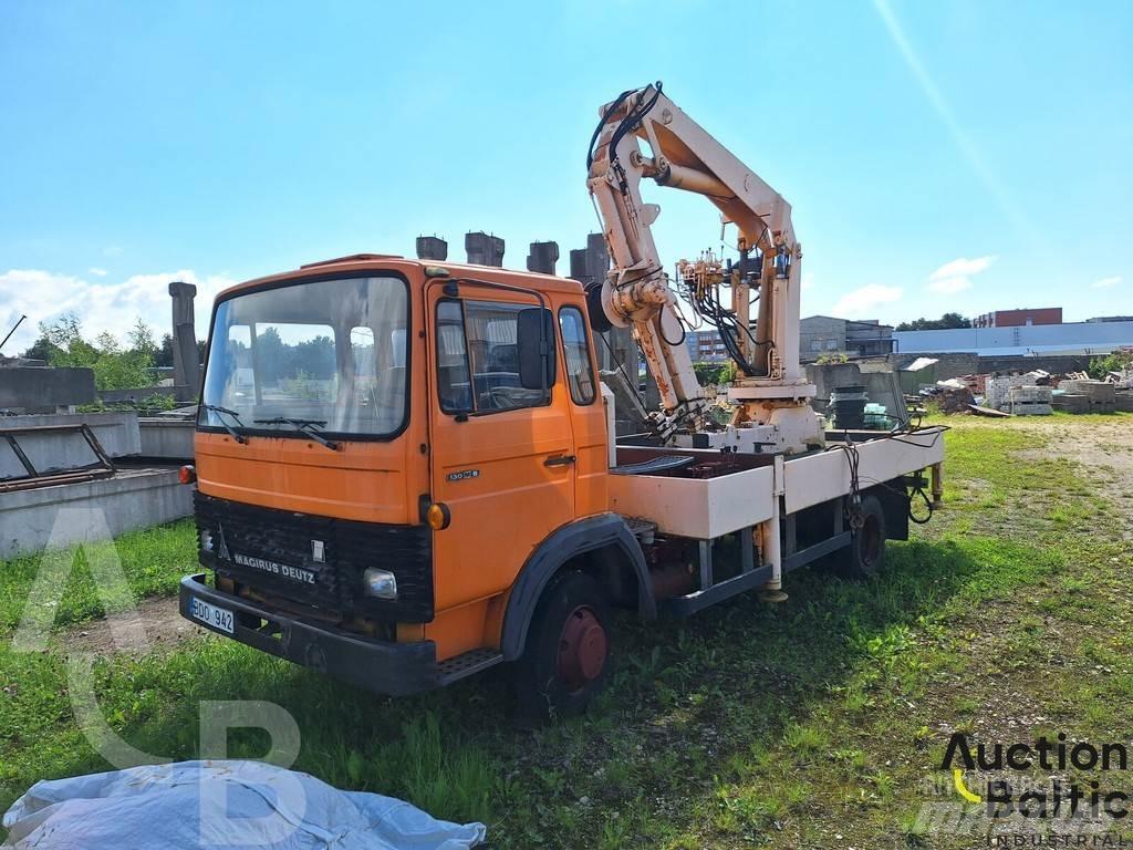 Magirus 130 M 8 Camion plateau