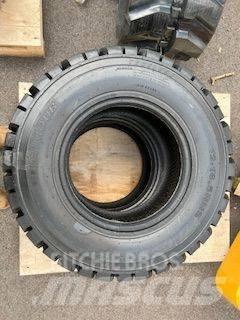 Armour 12-16.5 Pneus, roues et jantes