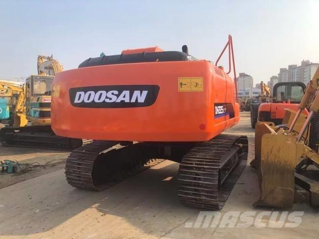 Doosan DH 225 LC-9 Pelle sur chenilles